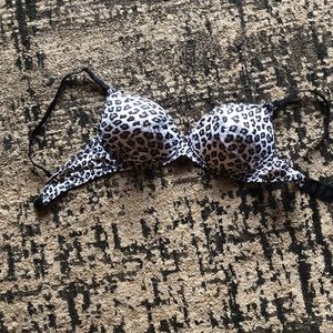 VASSARETTE Soft N’ Smooth Leopard Bra Sz 36B